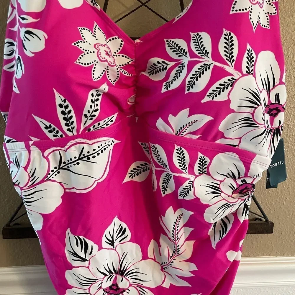 Torrid Tie Back One Piece Hot Pink Floral Gorgeous Swimsuit Torrid size 3 NWT